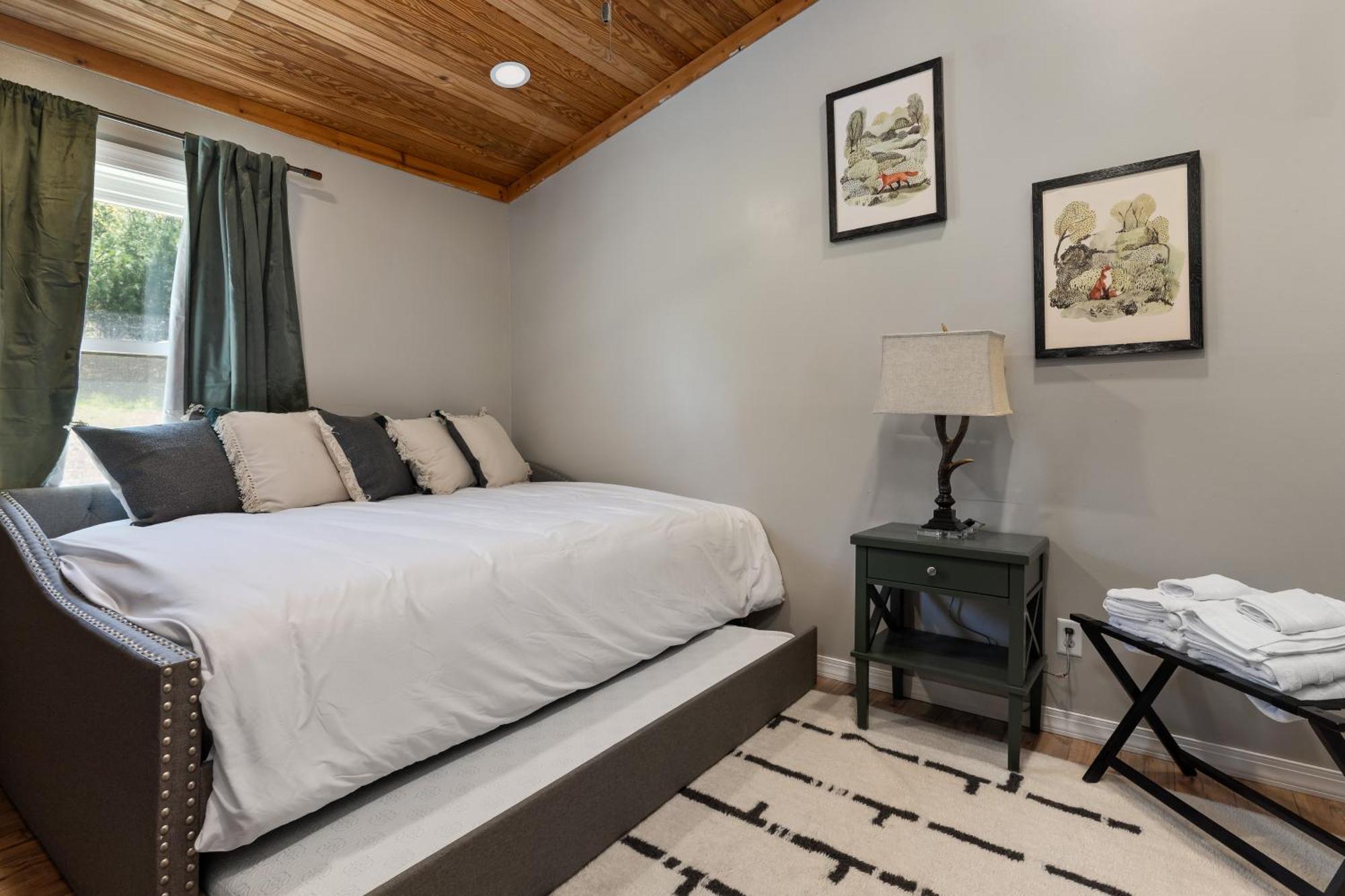 Spacious Cabin Near Hocking Hills And Caves With Hot Tub And Firepit Laurelville Exteriér fotografie