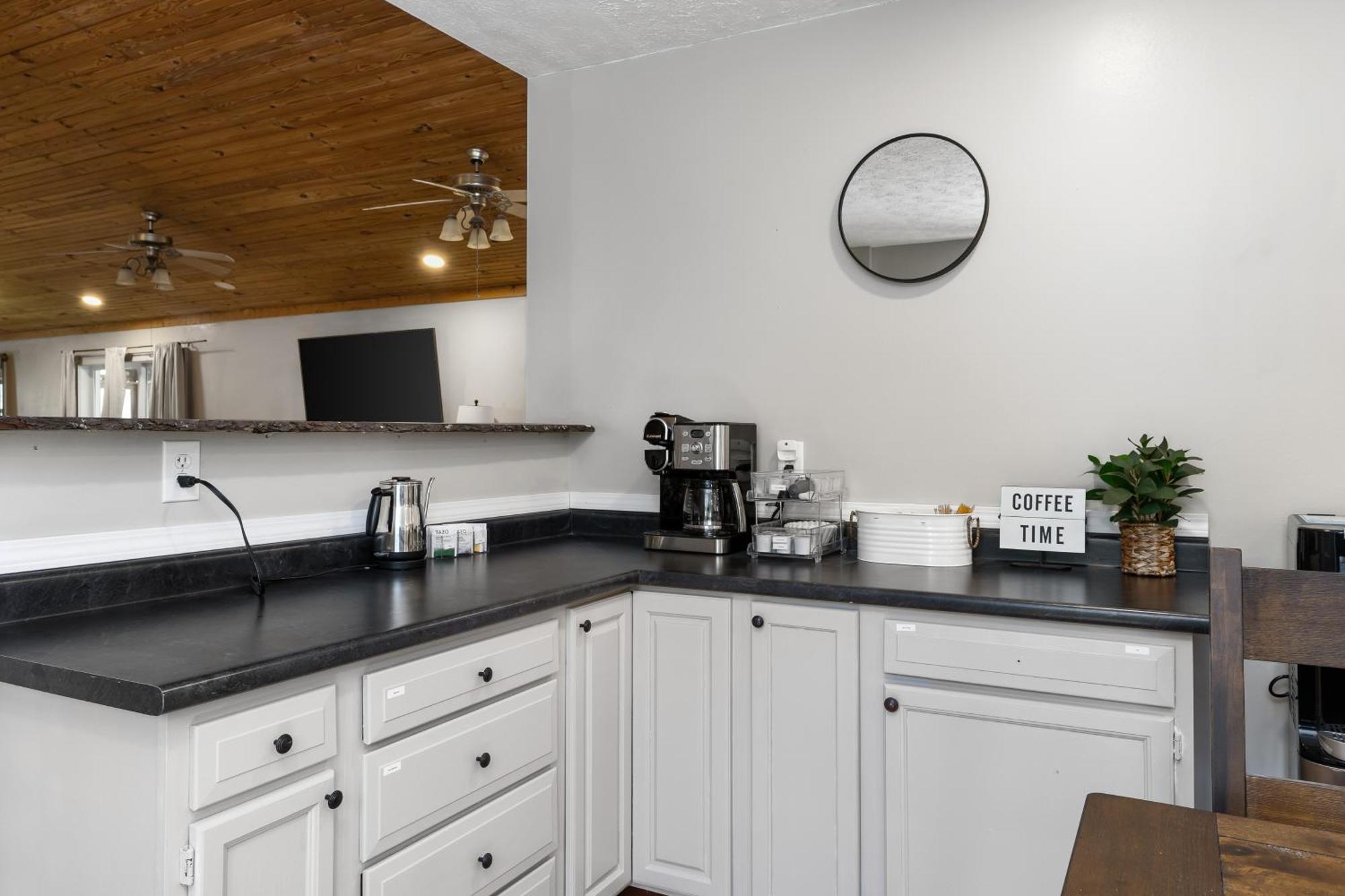 Spacious Cabin Near Hocking Hills And Caves With Hot Tub And Firepit Laurelville Exteriér fotografie