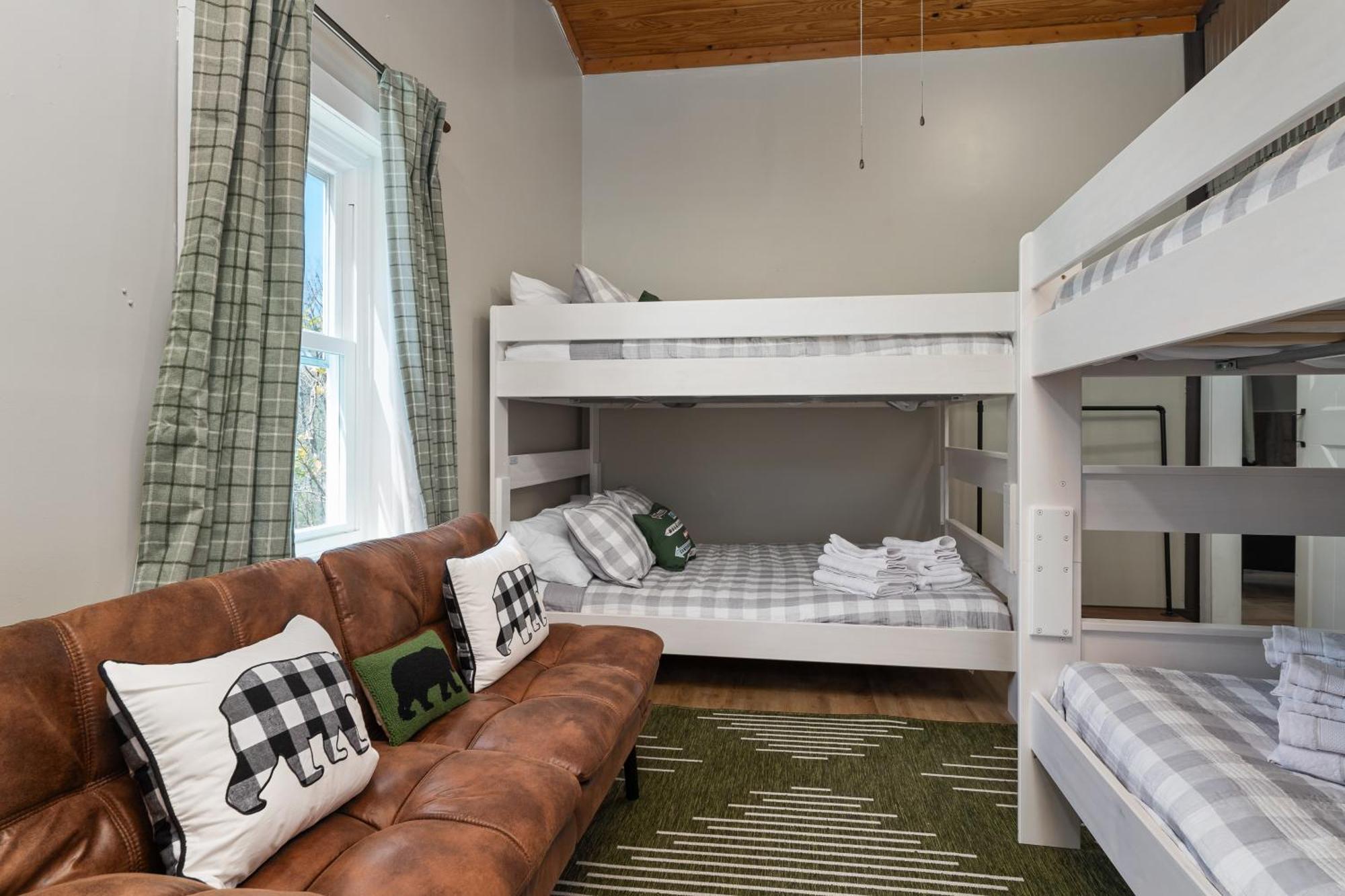 Spacious Cabin Near Hocking Hills And Caves With Hot Tub And Firepit Laurelville Exteriér fotografie