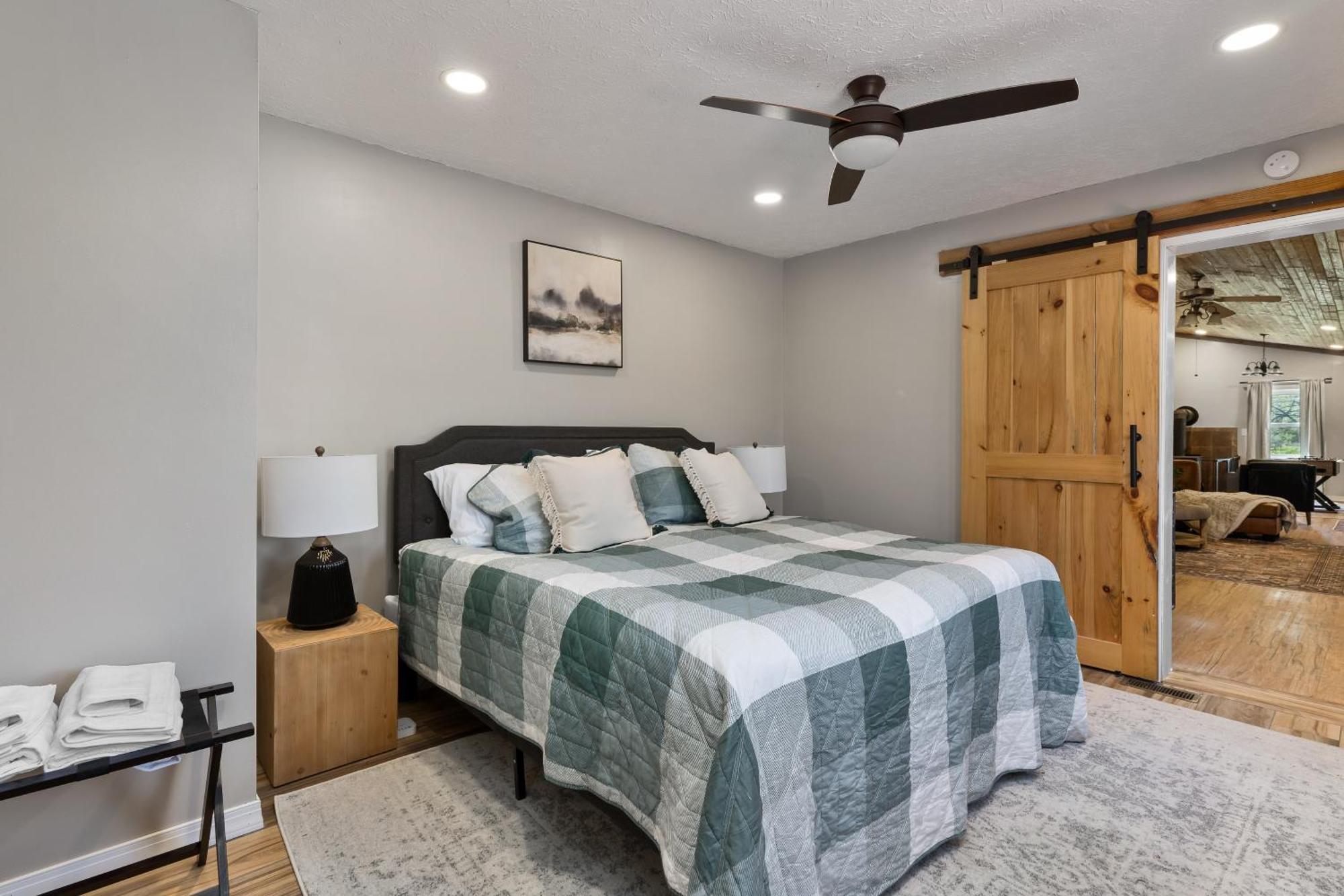 Spacious Cabin Near Hocking Hills And Caves With Hot Tub And Firepit Laurelville Exteriér fotografie