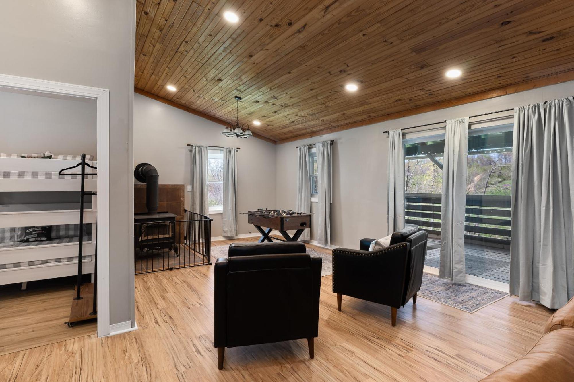 Spacious Cabin Near Hocking Hills And Caves With Hot Tub And Firepit Laurelville Exteriér fotografie