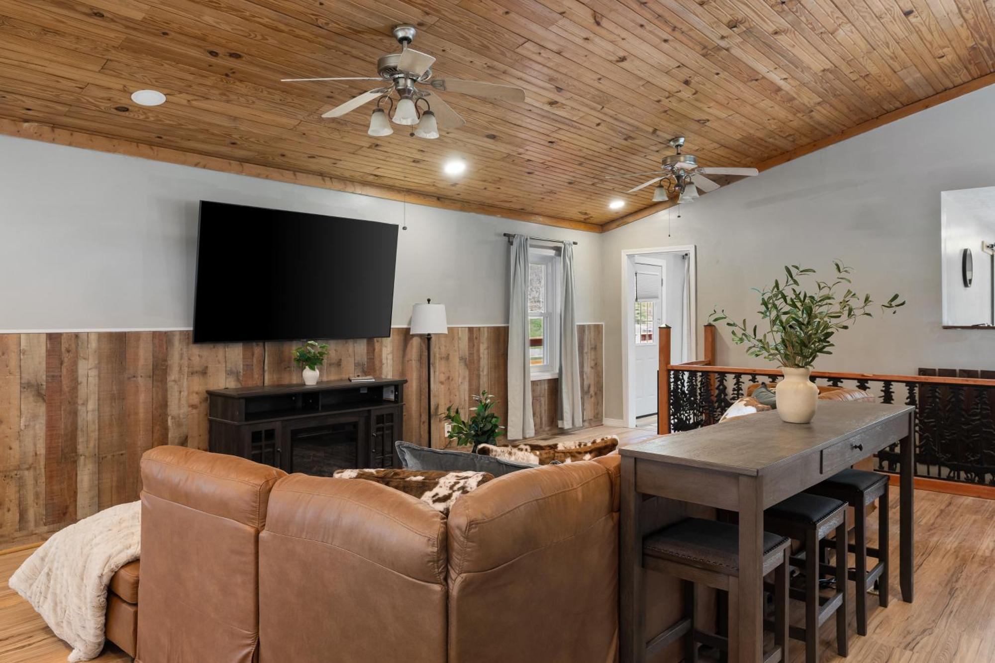 Spacious Cabin Near Hocking Hills And Caves With Hot Tub And Firepit Laurelville Exteriér fotografie
