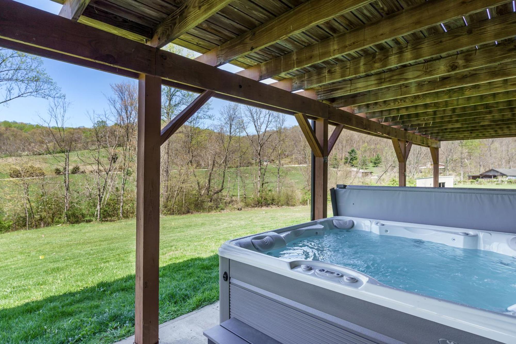 Spacious Cabin Near Hocking Hills And Caves With Hot Tub And Firepit Laurelville Exteriér fotografie